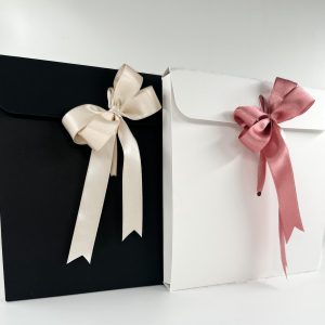 Eşarp Kutusu Saten Kurdeleli 20x20 cm